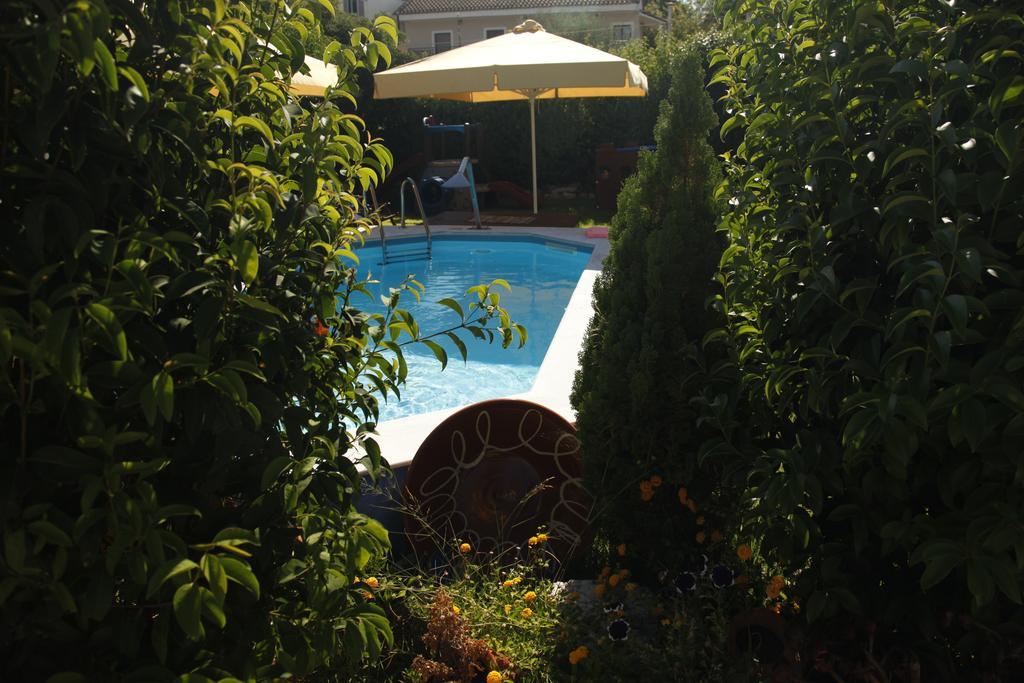 Kalypso Studios & Apartments 카라보밀로스 외부 사진